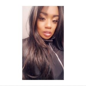Meet your Posher, Kira